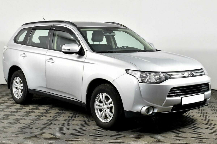 Outlander 2.4 вариатор. Mitsubishi Outlander 2.0 CVT. Митсубиши Аутлендер 2012 год. Mitsubishi Outlander 2 0 CVT расход. Митсубиси Аутлендер 2012 года фото.